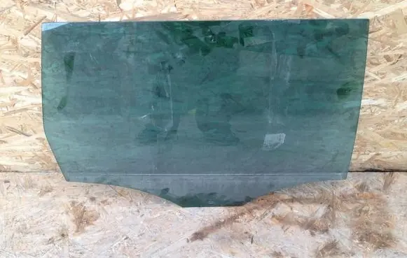Volkswagen PASSAT B6 Sliding door window/glass 3C0