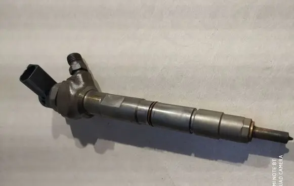 Volkswagen Golf VII Fuel injector 0445110475