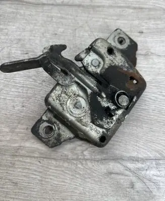 Renault Clio III Engine bonnet/hood lock/latch loop/hook 28388241