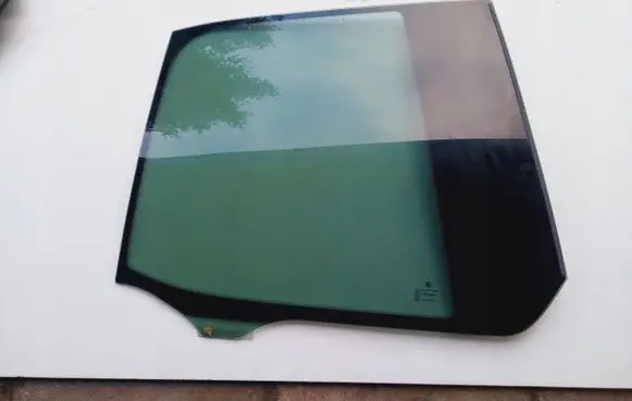 BMW i3 Sliding door window/glass 