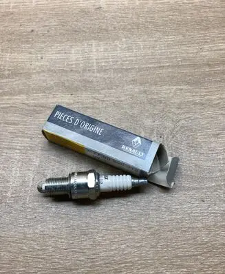 Renault Clio I Spark plug 7700500012