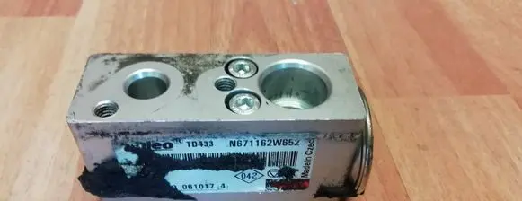 Renault Espace V (RFC) Air conditioning (A/C) expansion valve F671415X 922706913R N671162W652