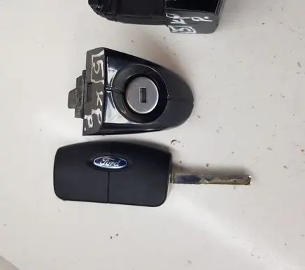 Ford S-MAX Front door lock (next to the handle) 6M21U22404BC