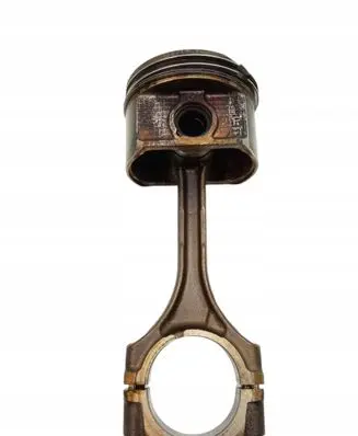 Toyota Avensis T250 Piston with connecting rod 28051