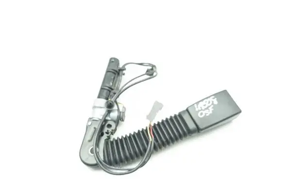 Front seatbelt buckle