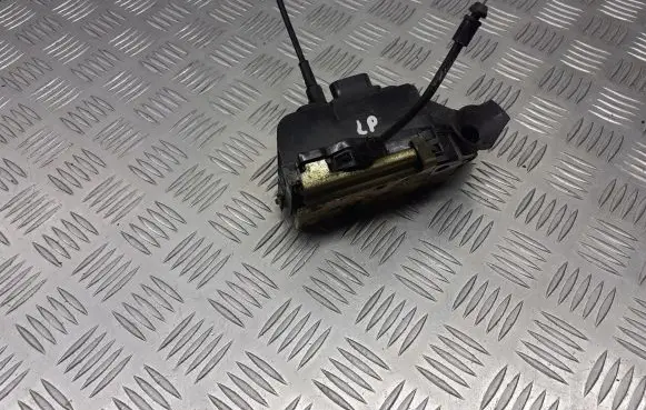 Renault Megane II Front door lock
