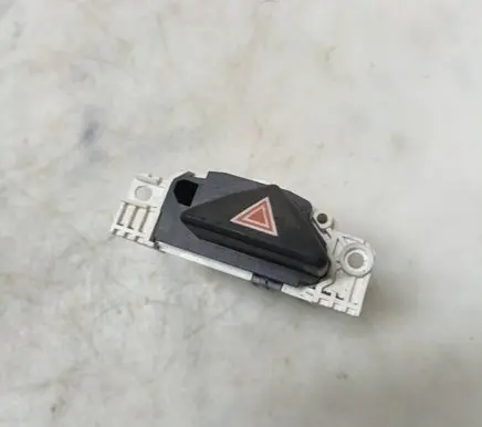 Ford Focus Hazard light switch 98AG13A350AE 060301