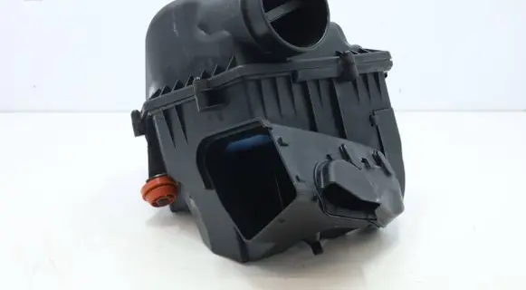BMW 5 G30 G31 G38 Air filter box 8591831