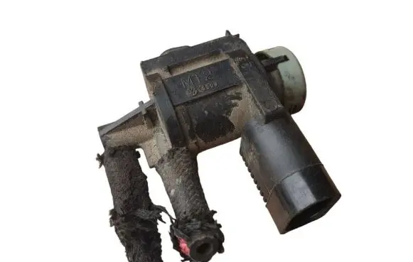 Volkswagen Golf IV Turbo solenoid valve 1J0906283C