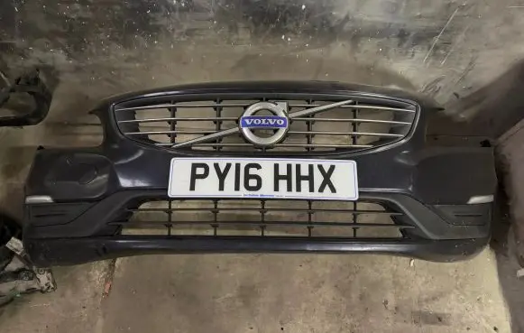 Volvo V60 Front bumper 31333045