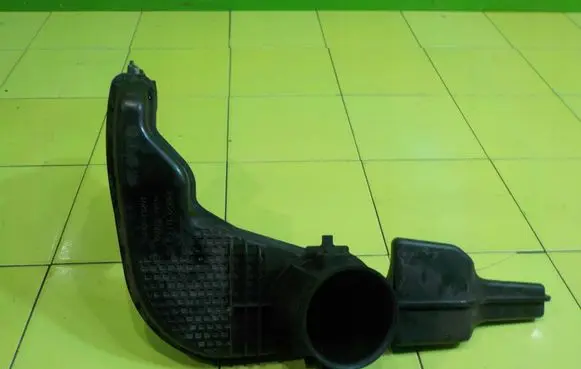 Mazda 6 Air filter box SH0513201