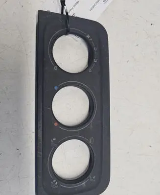 Volkswagen Golf III Climate control/heater control trim 1H6819075