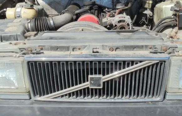 Volvo 740 Front grill