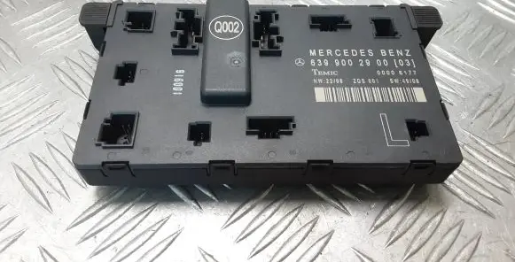 Mercedes-Benz Vito Viano W639 Door control unit/module 6399002900