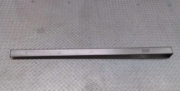 Nissan X-Trail T30 Panel trim 684108H300