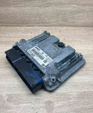 Opel Vectra C Engine control unit/module ECU 55205632 0281013409