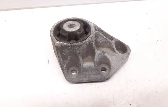 Volvo V70 Rear differential/diff mount bracket 8E0599125L