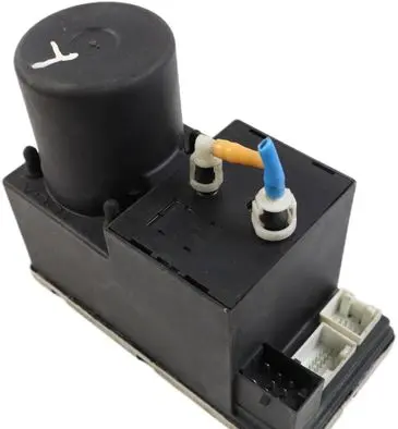 Audi A3 S3 8L Central locking vacuum pump 8L0862257L