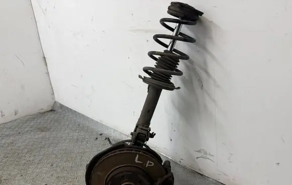 Mercedes-Benz B W245 Front wheel hub spindle knuckle 