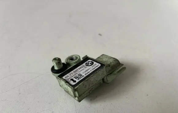 BMW 5 E60 E61 Airbag deployment crash/impact sensor 6978822 5WK43448 11585229