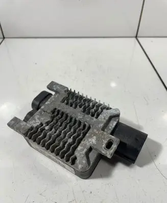 Ford Focus Fan control module 940002906 500041901912