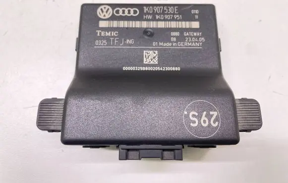 Volkswagen Touran I Gateway control module 1K0907530E 1K0907951