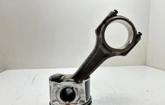 Dodge Nitro Piston with connecting rod