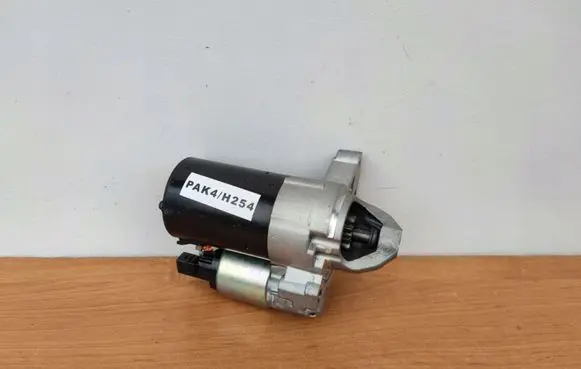 Citroen DS3 Starter motor 0001106405