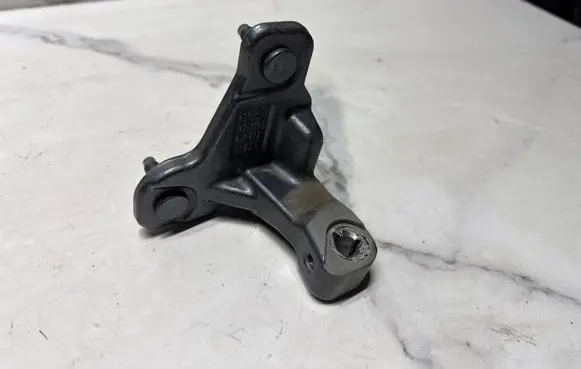 Mercedes-Benz E W213 Front door lower hinge