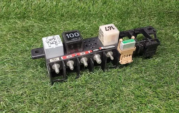Audi TT Mk1 Fuse box set 8L0941822