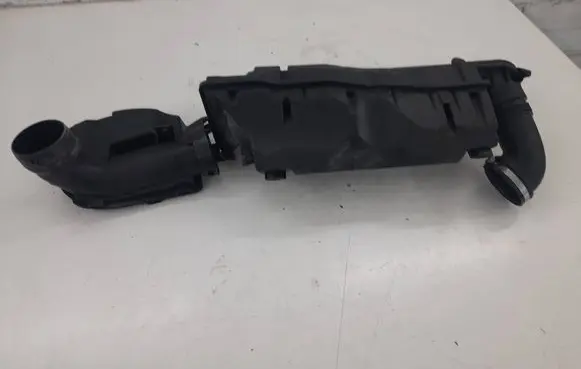 Citroen C3 Picasso Air filter box V760954680