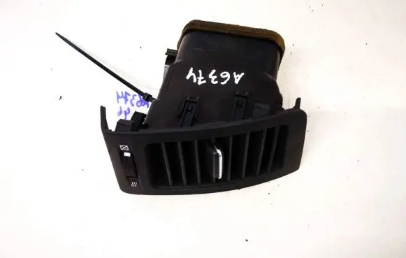 Toyota Corolla Verso E121 Dashboard side air vent grill/cover trim 5567013030 55670-13030