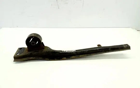 Mitsubishi ASX Engine mount bracket
