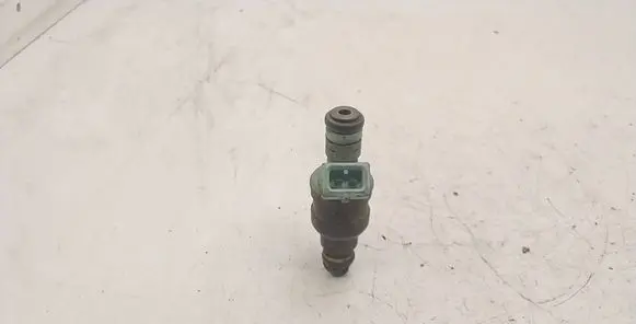 BMW 5 E39 Fuel injector 0280150415