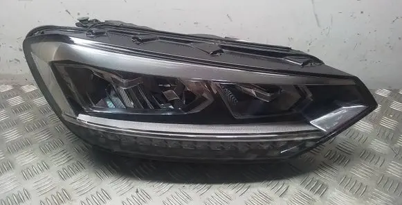 Volkswagen Touran III Headlight/headlamp 5TB941036E