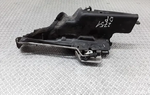 Audi A4 S4 B6 8E 8H Front door lock 8E0837350