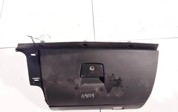 Volvo V50 Glove box 8626141