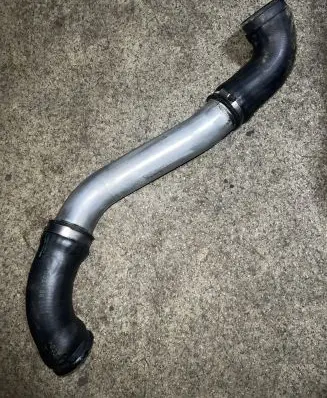 BMW 5 E39 Intercooler hose/pipe 2247903