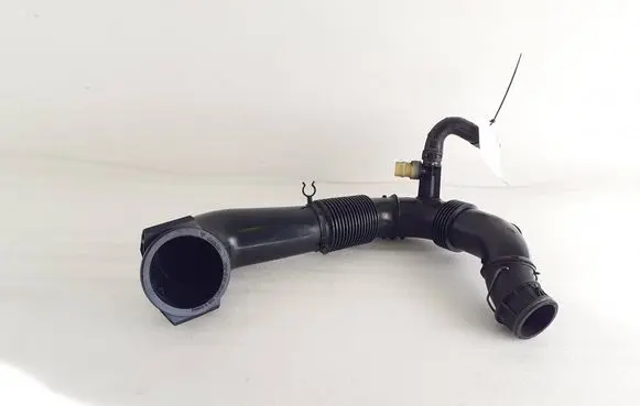 Porsche Macan (95B) Air intake hose/pipe 95B128532A