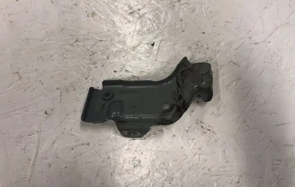 BMW 1 F70 Fender mounting bracket 9631556 3832439338 2032439338