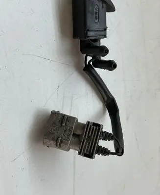 Windshield washer spray nozzle