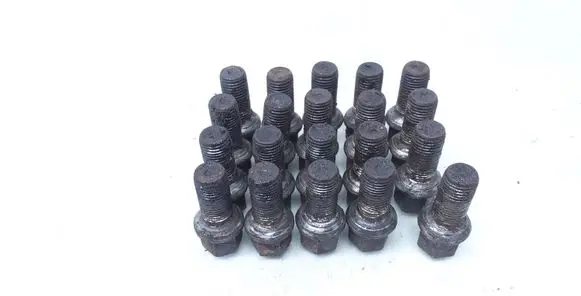 Volkswagen PASSAT B5.5 Nuts/bolts 