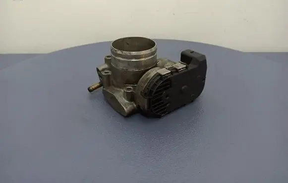 Audi A4 S4 B6 8E 8H Throttle body valve 06B133062H