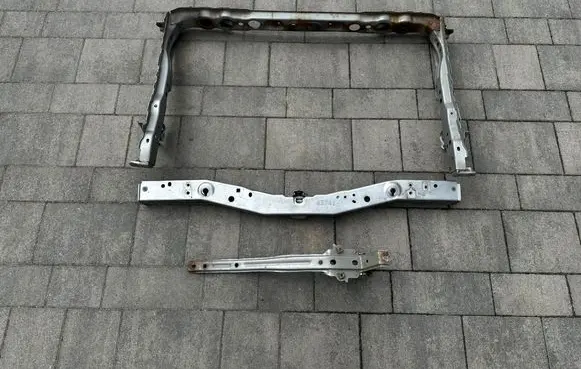 Toyota Auris E210 Radiator support slam panel