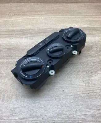 Audi A3 S3 8P Climate control unit 8P0819047F 5HB00884904