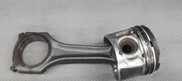 Mercedes-Benz ML W164 Piston 