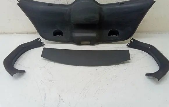 Renault Megane II Tailgate trim 8200035024
