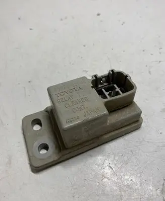 Toyota Avensis T250 Light washer relay 8594205040