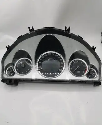 Mercedes-Benz E W212 Speedometer (instrument cluster) A2129001208 A2C53404967 A2129012700