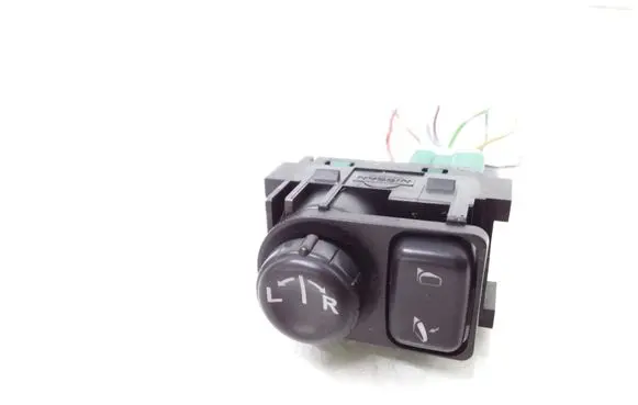 Nissan Qashqai Wing mirror switch